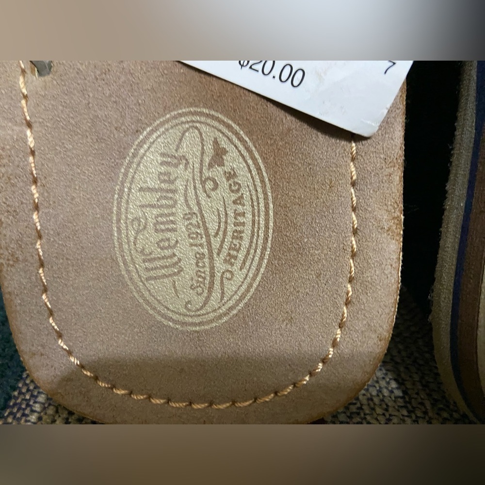 Wembley Mens Size Medium 8-9 Flip-Flops - Picture 2 of 7